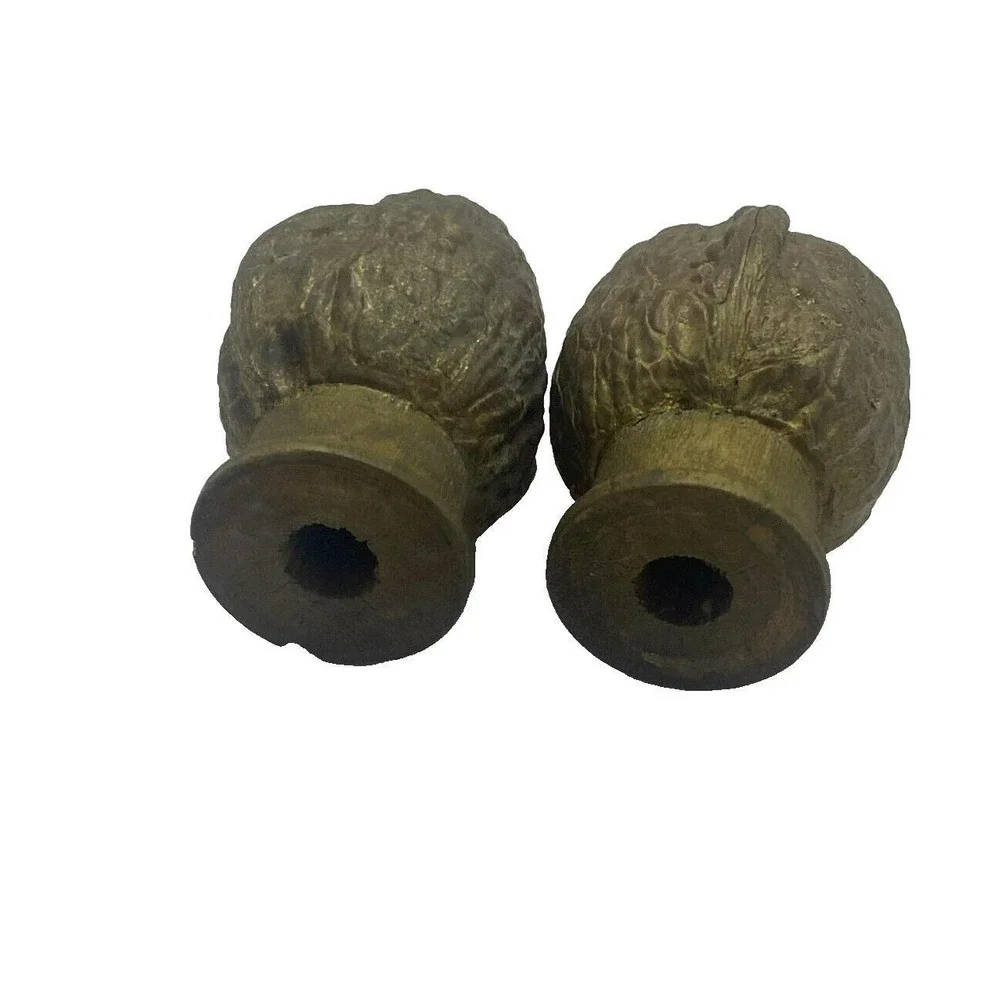 Vintage Walnut Salt and Pepper Shakers Handmade Spools Set of 2‎